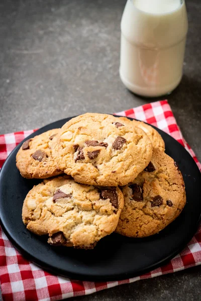 Biscoitos com chips de chocolate — Fotografia de Stock