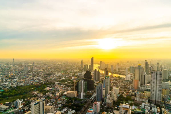 Bangkok stadsgezicht met prachtige buitenkant van het gebouw en archit — Stockfoto