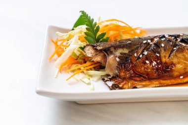 Teriyaki soslu ızgara Saba balık biftek