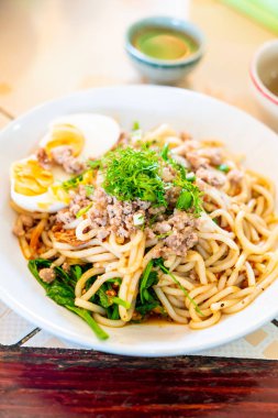 Çin yunnan şehriye stili