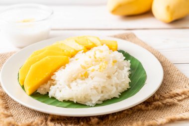 yapışkan pirinç ile mango