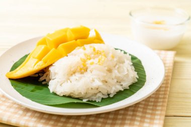 yapışkan pirinç ile mango