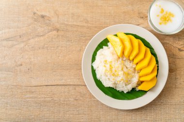 yapışkan pirinç ile mango