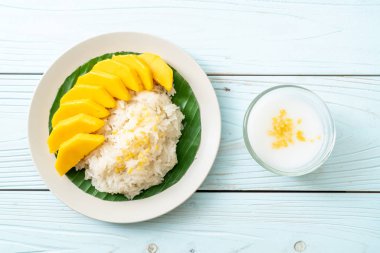 yapışkan pirinç ile mango