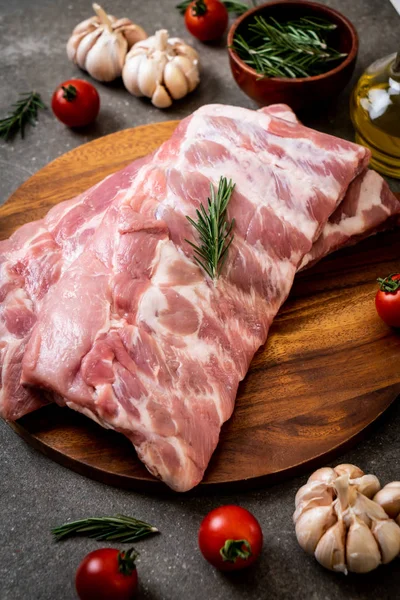 Costillas de cerdo crudas frescas — Foto de Stock