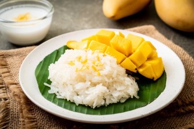 yapışkan pirinç ile mango