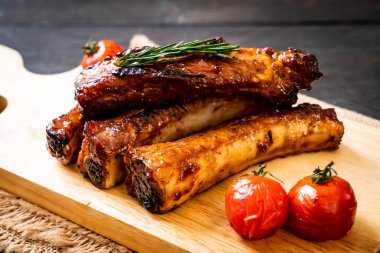 Izgara Barbekü kaburga domuz