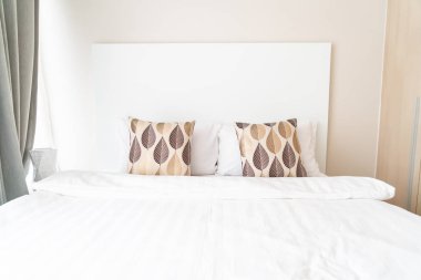 Güzel yastık yatak yatak odası dekorasyon 