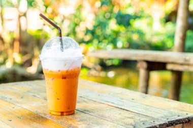 Tay buzlu süt çay bardağı 