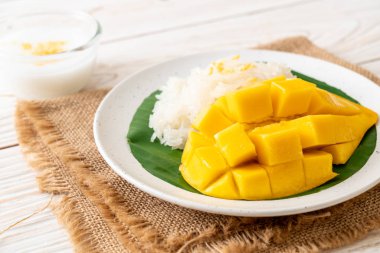 yapışkan pirinç ile mango