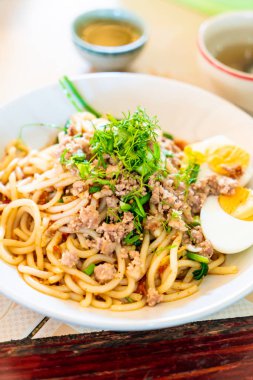 Çin yunnan şehriye stili