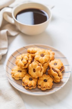 ananas reçeli ile bisküvi