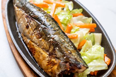 Teriyaki soslu ızgara Saba balık biftek