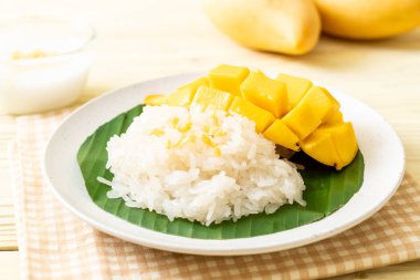 yapışkan pirinç ile mango