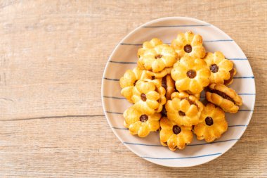 ananas reçeli ile bisküvi