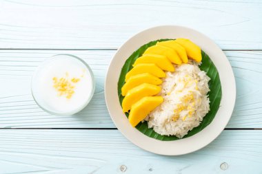 yapışkan pirinç ile mango