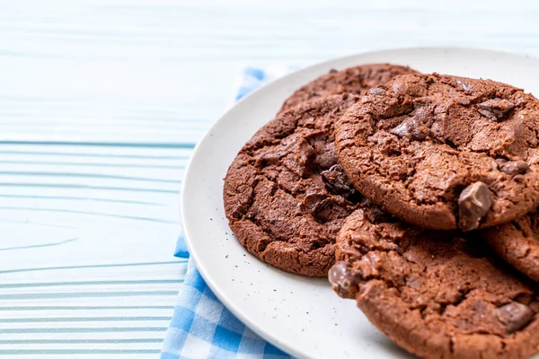Chocolate cookies with chocolate chips — Stock Photo, Image