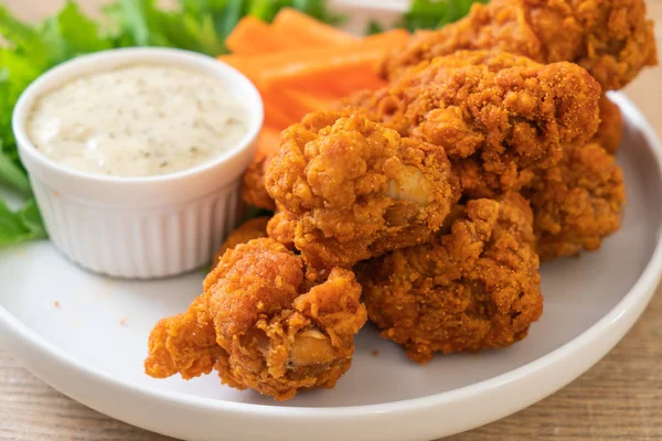 Fried spicy chicken wings — Stock Photo, Image