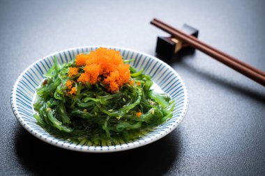 Yosun Salata karides yumurta - Japon tarzı