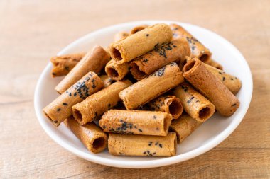 Taylandlı çıtır Hindistan cevizi rulo