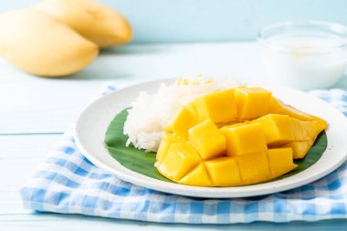 yapışkan pirinç ile mango