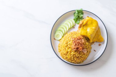 Müslüman tavuklu pilav.