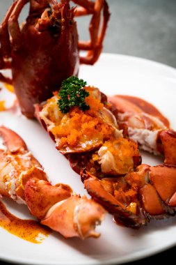 Istakoz kuyruğu biftek sosu ile