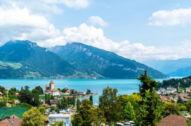 İsviçre 'deki Spiez Kalesi