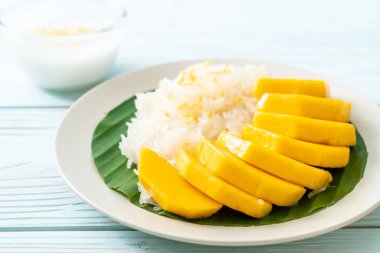 yapışkan pirinç ile mango