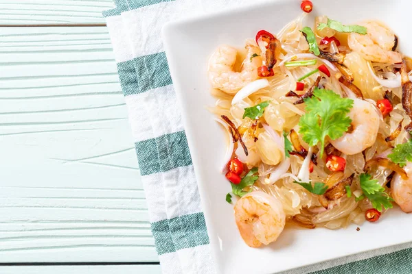 pamelo Baharatlı karides veya karides salatası