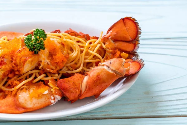 Lobster špagety s krevetami vejcem — Stock fotografie