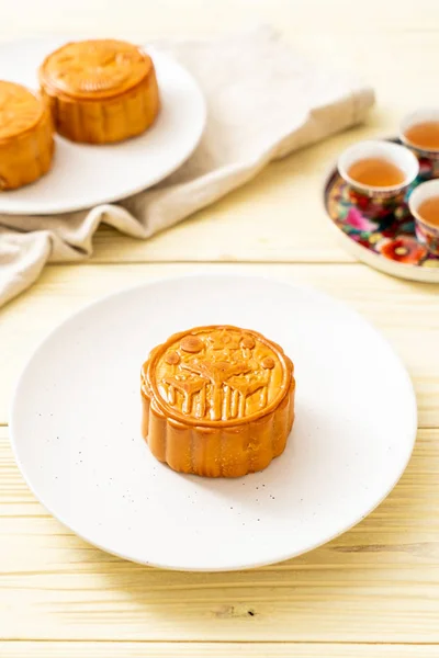 Chinese moon cake for Chinese mid-autumn festival — Stock Photo, Image