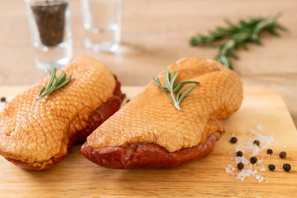 taze çiğ duck meme