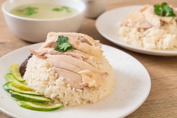 Arroz de galinha do Hainanese ou arroz de galinha cozido no vapor — Fotografia de Stock