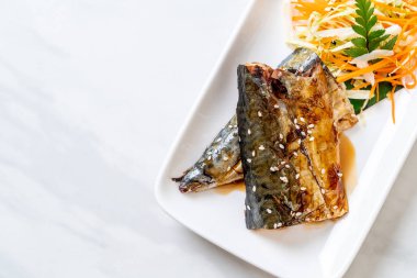 Teriyaki soslu ızgara Saba balık biftek