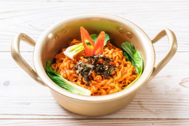 sebze ve kimchi Koreli anlık erişte