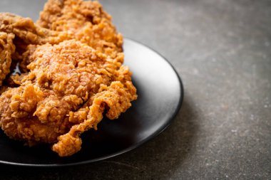 kızarmış tavuk yemek