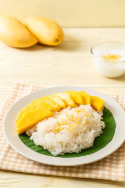 yapışkan pirinç ile mango