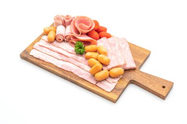 pastırma, sosis, jambon füme ve Barbekü domuz pastırması