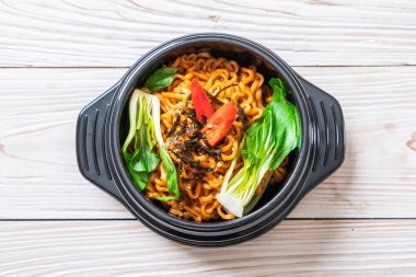 sebze ve kimchi Koreli anlık erişte