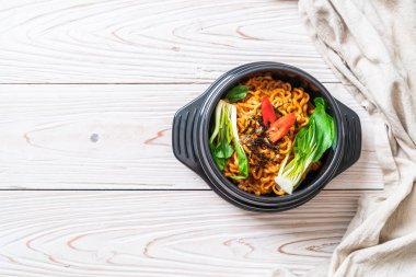 sebze ve kimchi Koreli anlık erişte