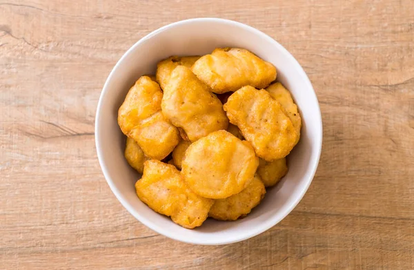 Nuggets de frango com molho — Fotografia de Stock