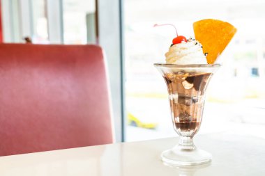 Çikolatalı dondurma dondurma