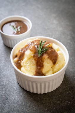 sos soslu patates püresi