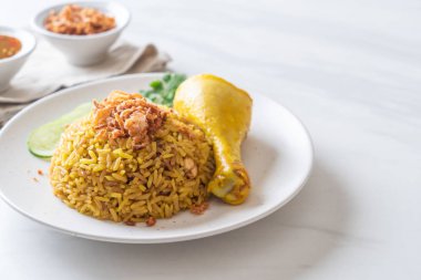 Müslüman tavuklu pilav.