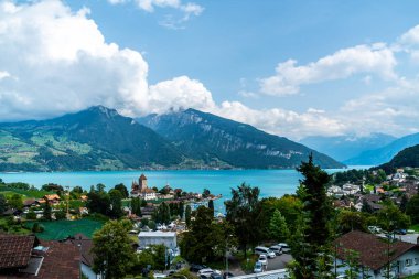 İsviçre 'deki Spiez Kalesi