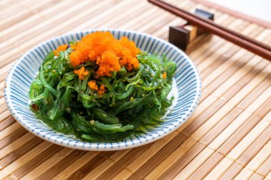 Yosun Salata karides yumurta - Japon tarzı