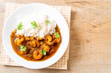 Pirinç Köri soslu karides