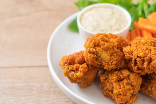 Fried spicy chicken wings — Stock Photo, Image