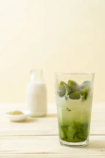 Matcha green tea ice cube with milk — Stock Photo, Image